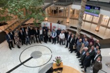 Alle geehrten Unparteiischen, ihre Begleiterinnen und Begleiter aus den Kreisen und Bezirken beim Medienunternehmen Heise: Tolle Atmosphäre…