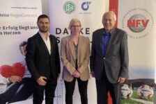 Ausgezeichnet: Schiwan Yousef Al Haji, Ramona Goldenstein und Herbert Schacht (v.l.) – diese drei Verbands-Unparteiischen vertreten Niedersachsen bei der DFB-Gesamt-Ehrung in Frankfurt am Main (20./21. Mai 2023).